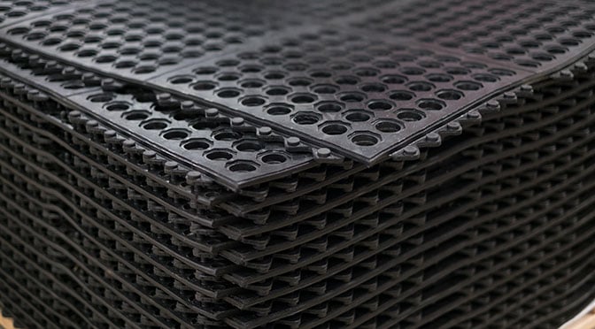 Wash Bay Rubber Mats with Drainage Holes, 3' x 3' x 1/2"