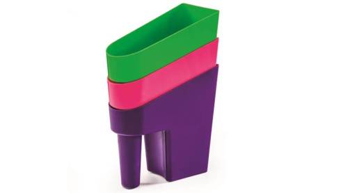 Plastic Feed Scoops, 1 or 2 Quart