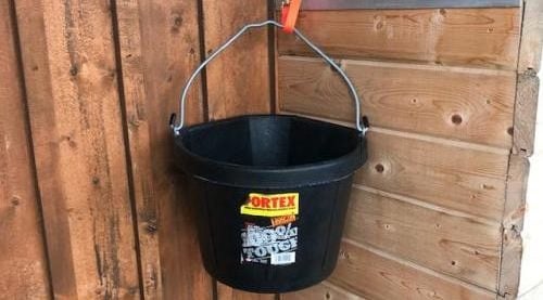 5 Gallon Corner Rubber Bucket, Heavy Duty
