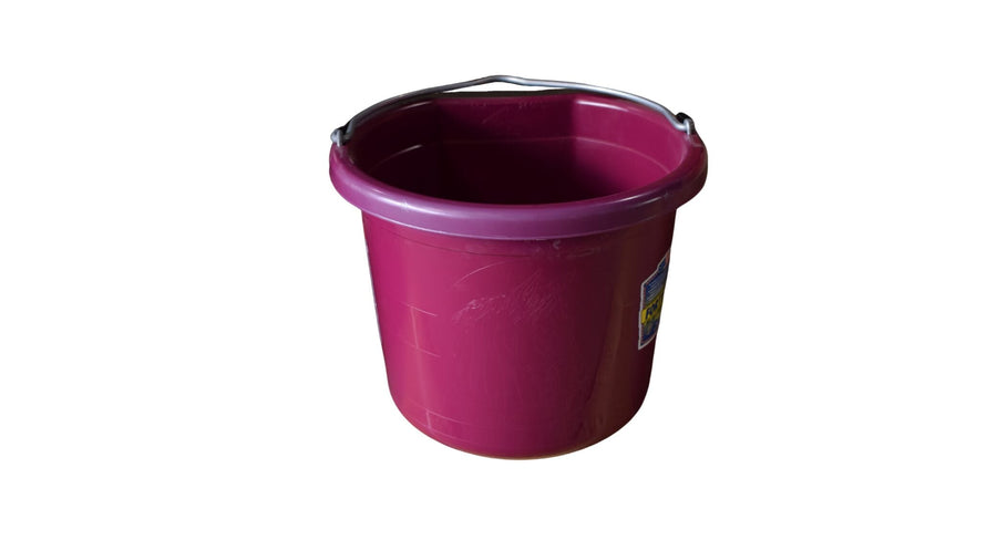 6 Gallon Flat Back Feed & Water Bucket