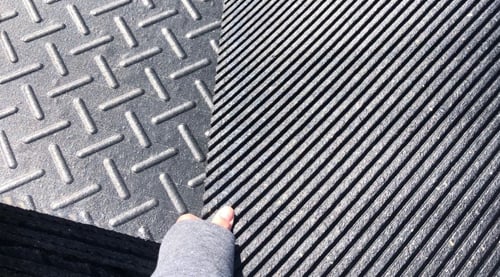 14' x 14' Diamond Interlocking Rubber Stall Mat Kit