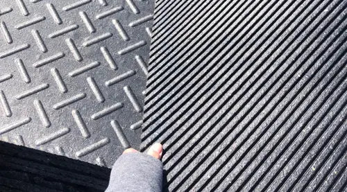 Diamond Plate Patterned Rubber Mat 4' x 6' x 3/4" — bottom view
