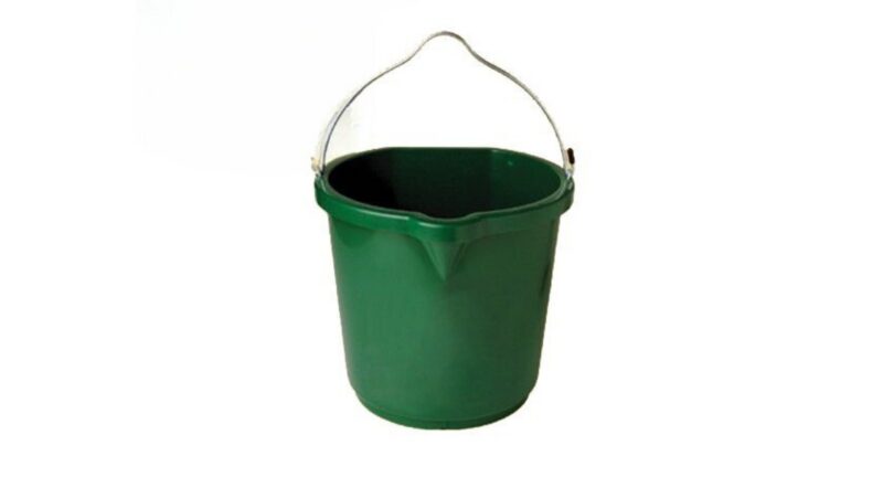 5 Gallon Heated Bucket